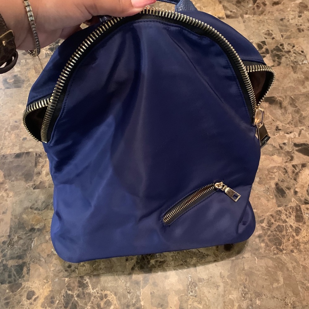Backpack 🎒 - Picture 2 of 8